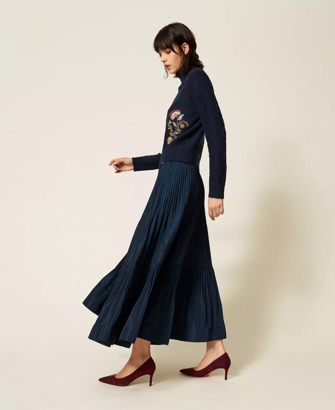 TWS-262AP2201 BLUE PLEATED SKIRT