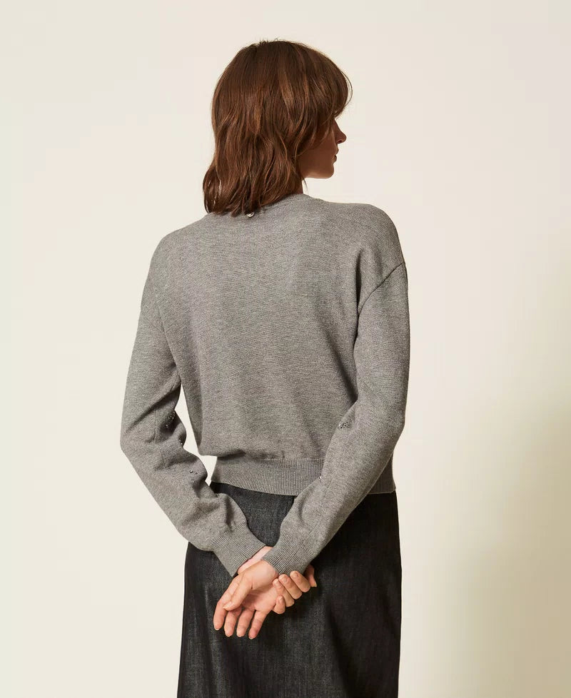 TWS-262AP3181 GREY FLOWER DETAIL TOP