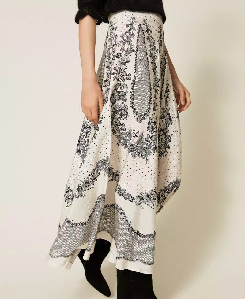 TWS-262TP267E IVORY&BLACK FLORAL SKIRT