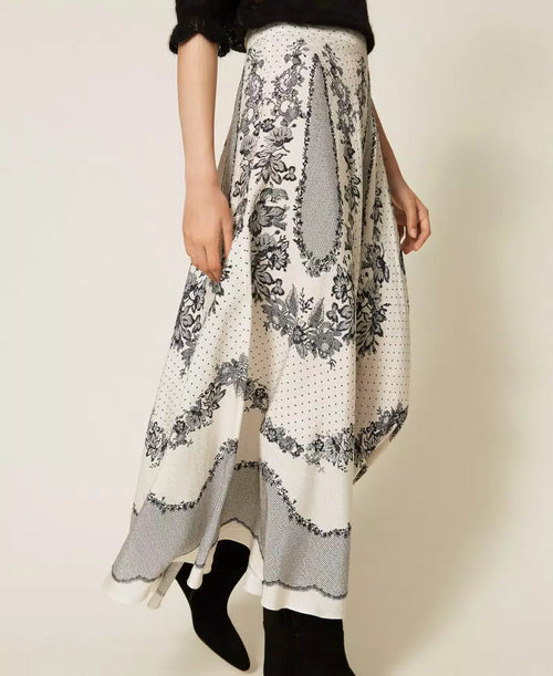 TWS-262TP267E IVORY&BLACK FLORAL SKIRT