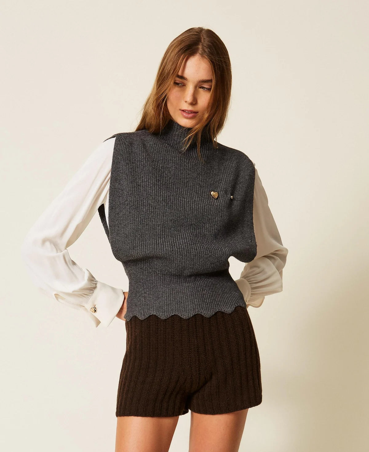 TWS-262TP3050 GREY POLO NECK VEST