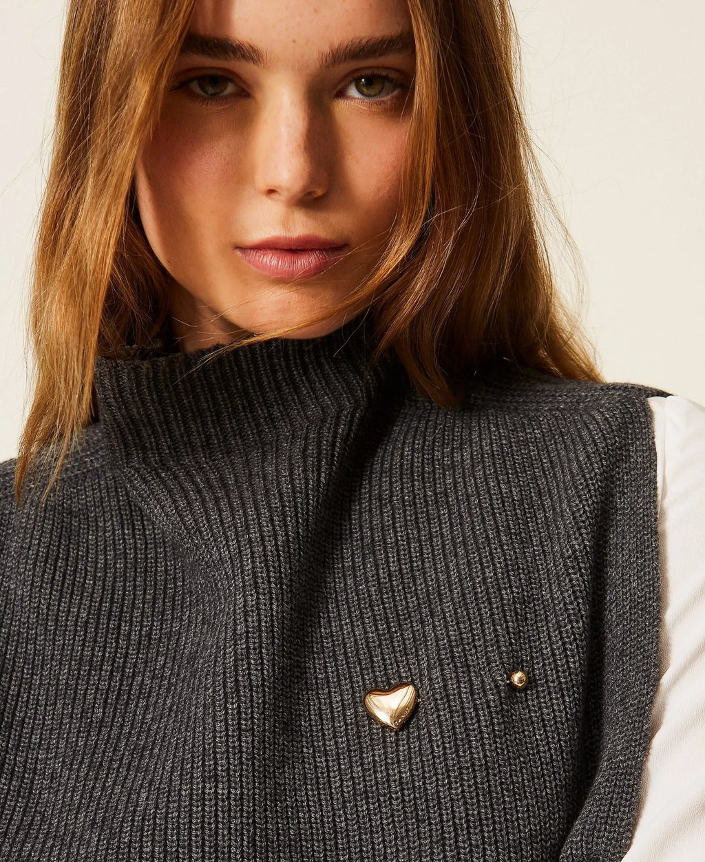 TWS-262TP3050 GREY POLO NECK VEST