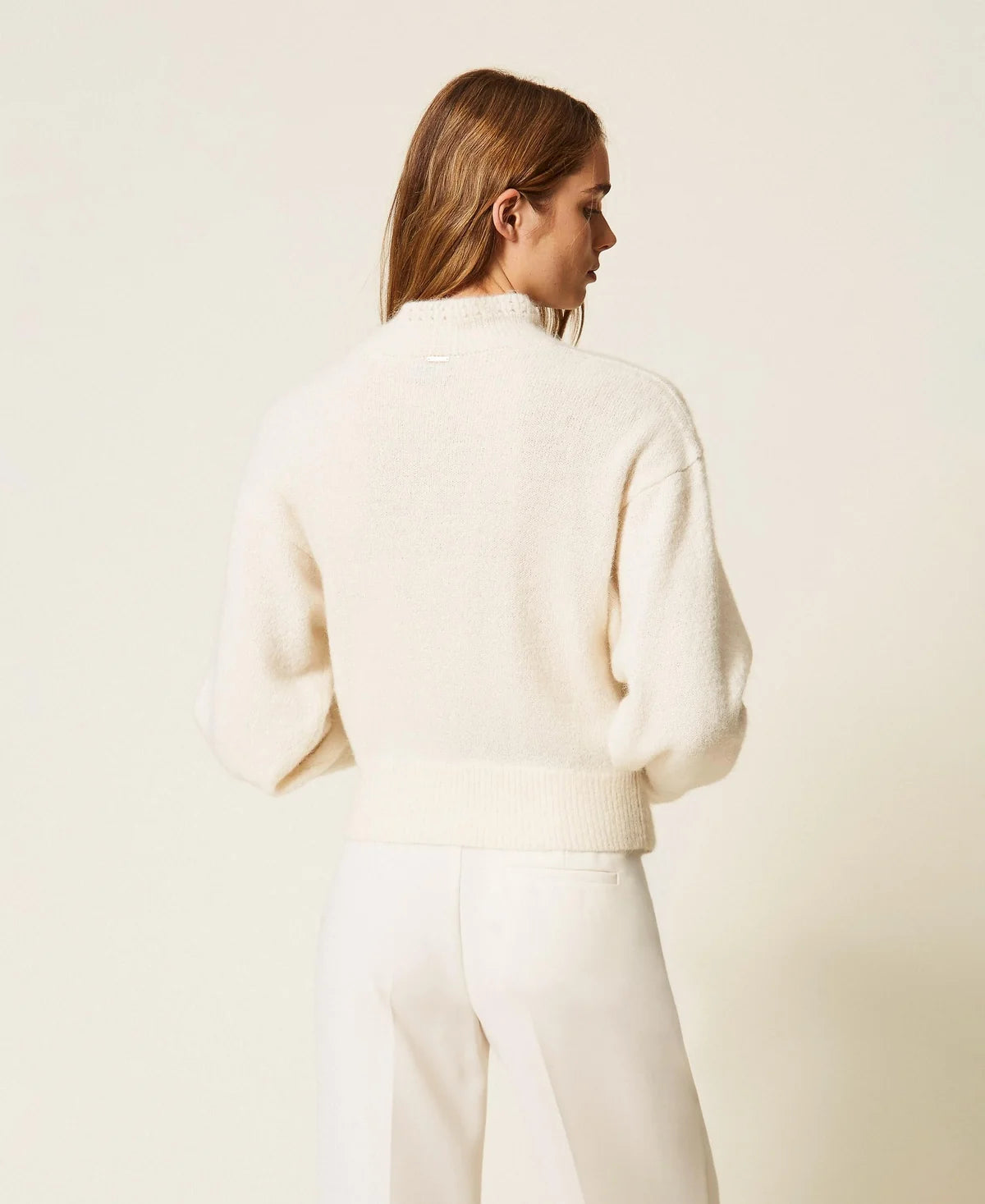 TWS-262TT3341 IVORY EBROIDERED TOP