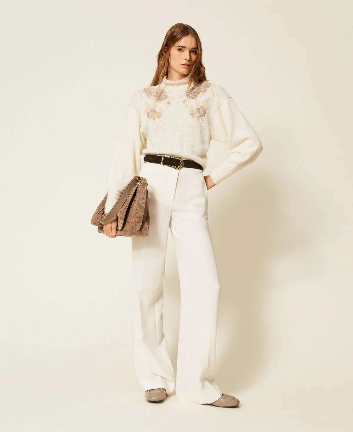 TWS-262TT3341 IVORY EBROIDERED TOP