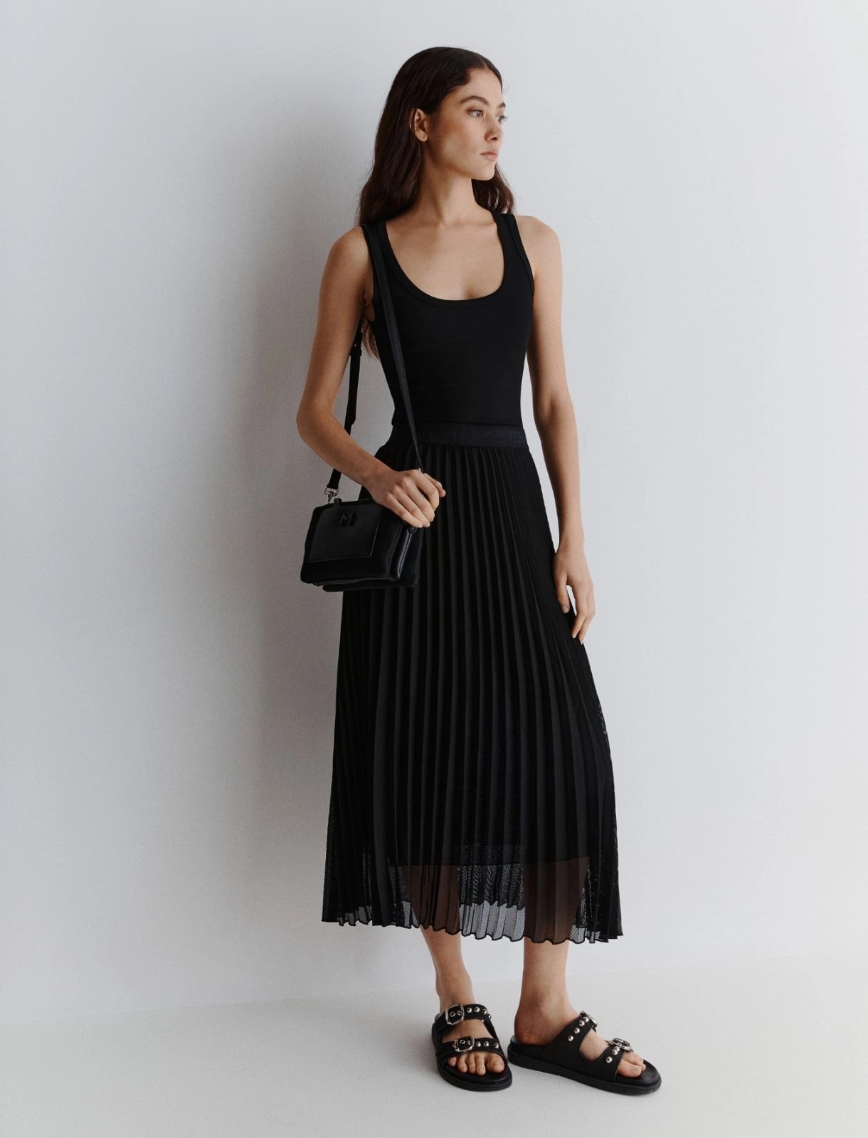 MRL-251310105 ACERBO BLACK PLEATED SKIRT
