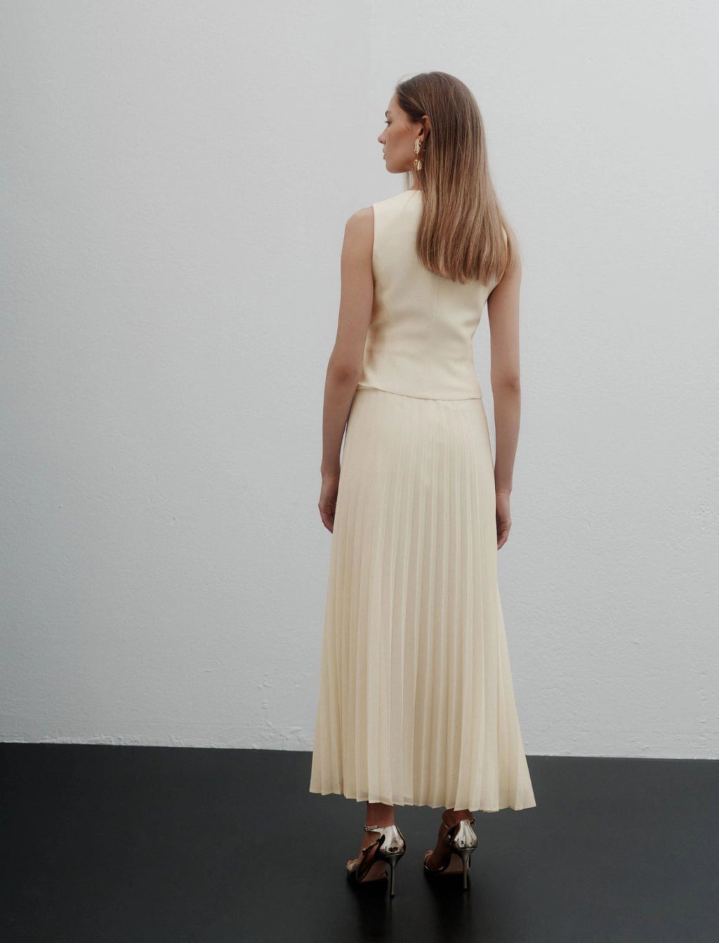 MRL-22322043 MLTPRIMO IVORY PLEATED SUIT DRESS