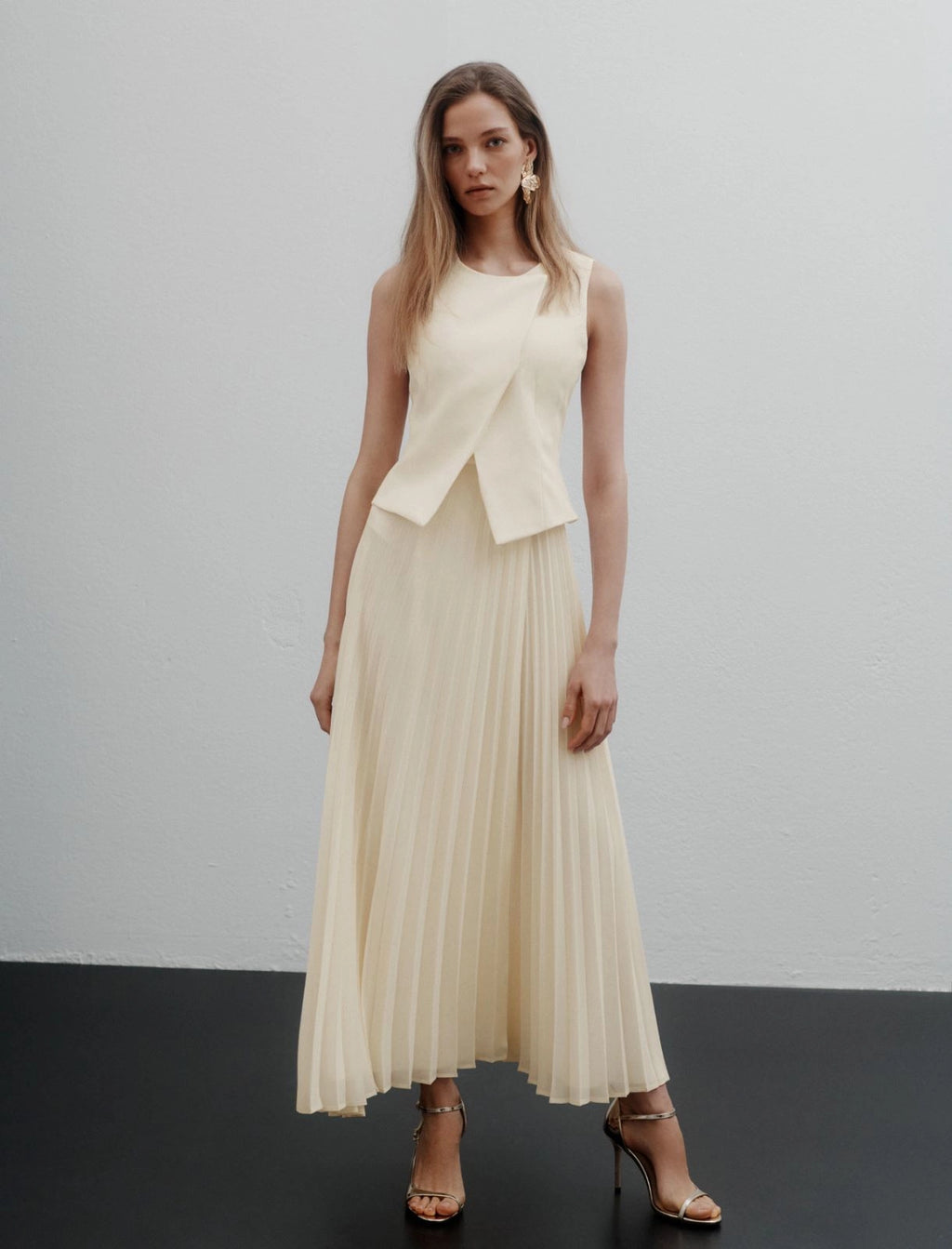 MRL-22322043 MLTPRIMO IVORY PLEATED SUIT DRESS