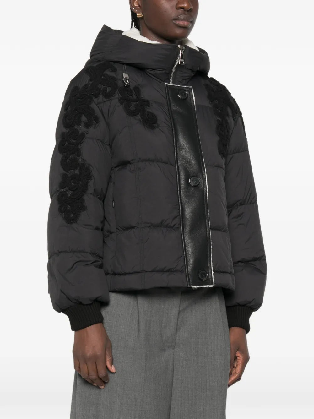 ERF-D49EA010EX5 BLACK EMBROIDERED PUFFER JACKET