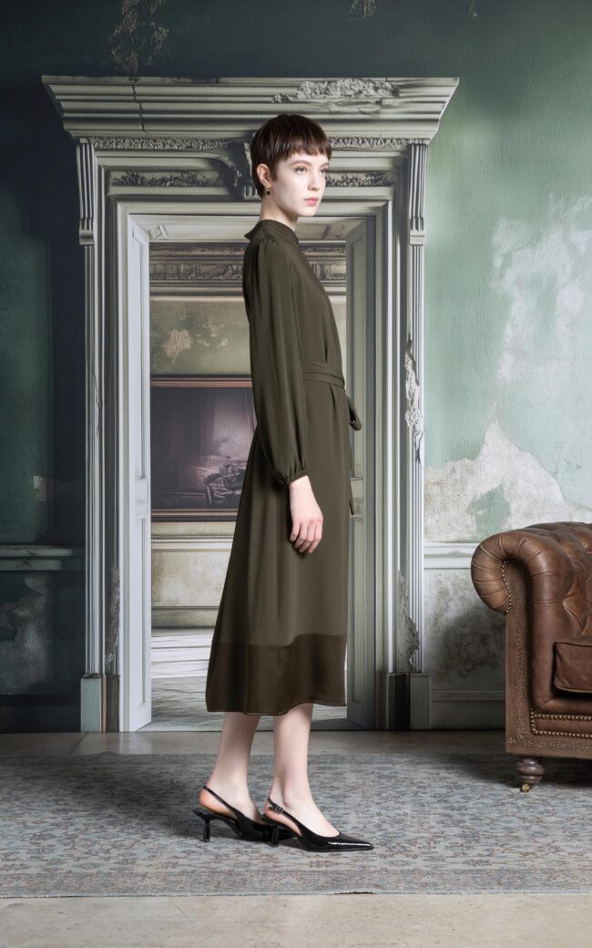 SHS-30 5023/T BLACK BOW COLLAR DRESS