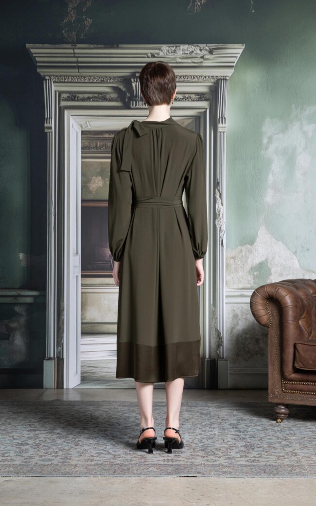 SHS-30 5023/T BLACK BOW COLLAR DRESS