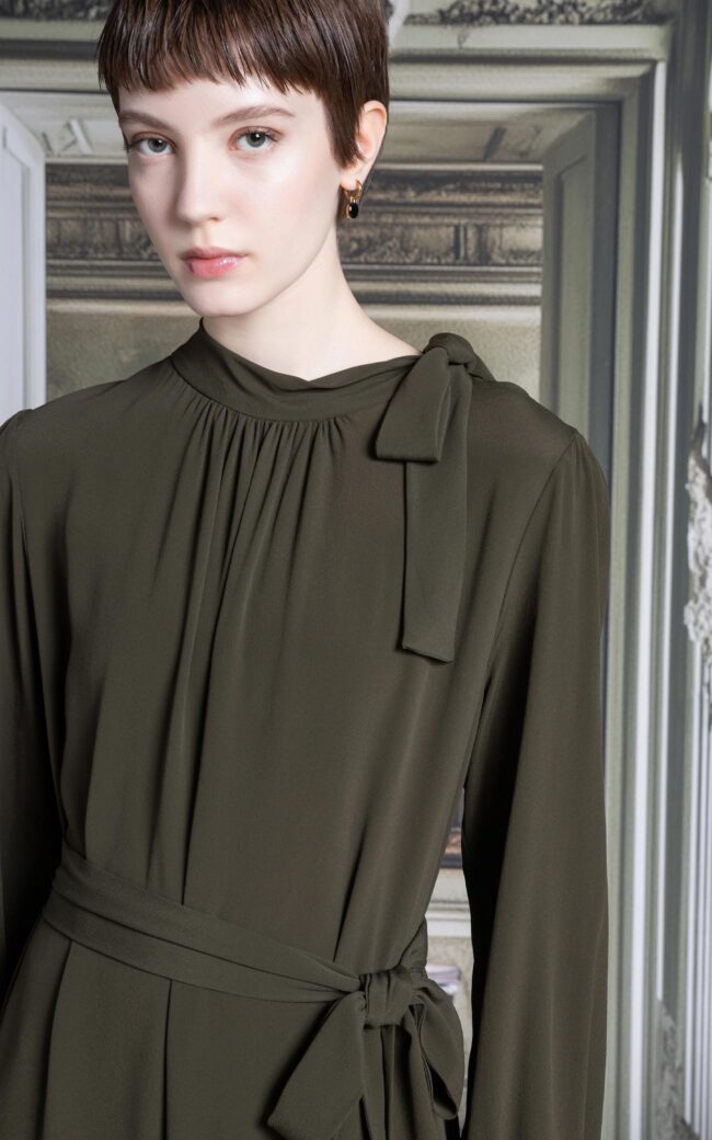 SHS-30 5023/T BLACK BOW COLLAR DRESS