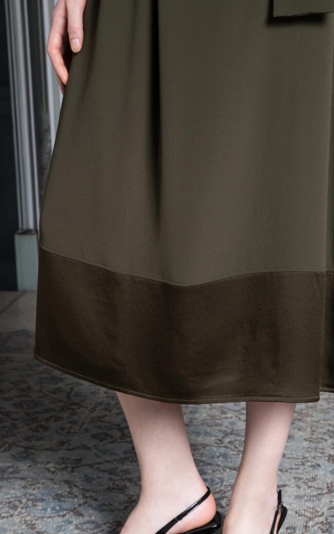 SHS-30 5023/T BLACK BOW COLLAR DRESS