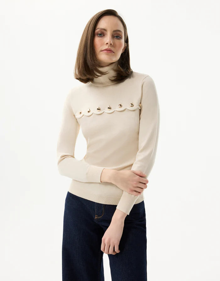 L&U-AW168 IVORY SCALLOP TOP