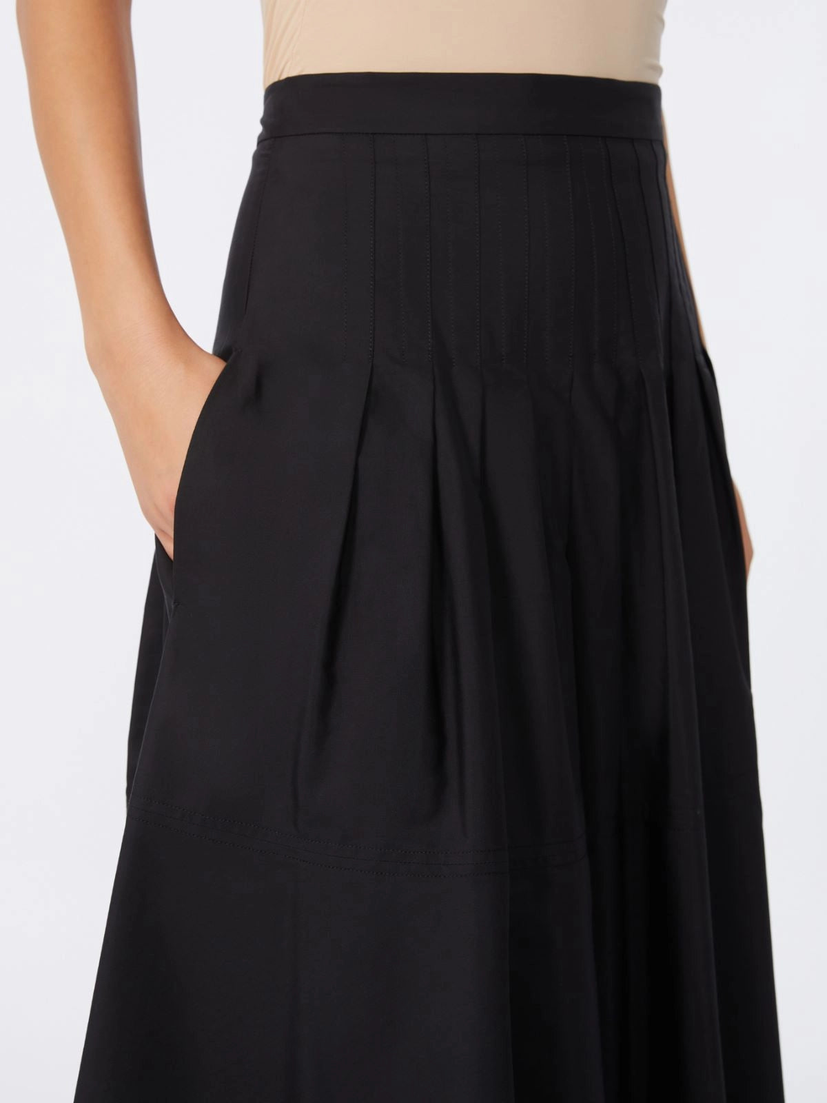 MAX-261610105 MSTOPERA BLACK SKIRT