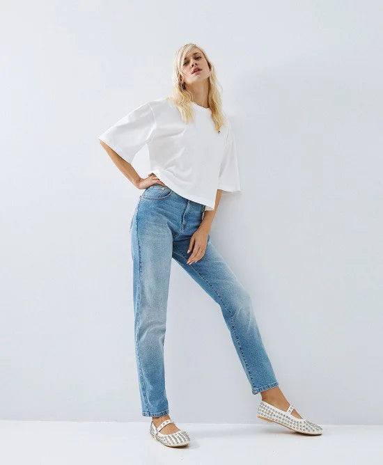 ACC-63-2053-700 WHITE OVERIZED TOP