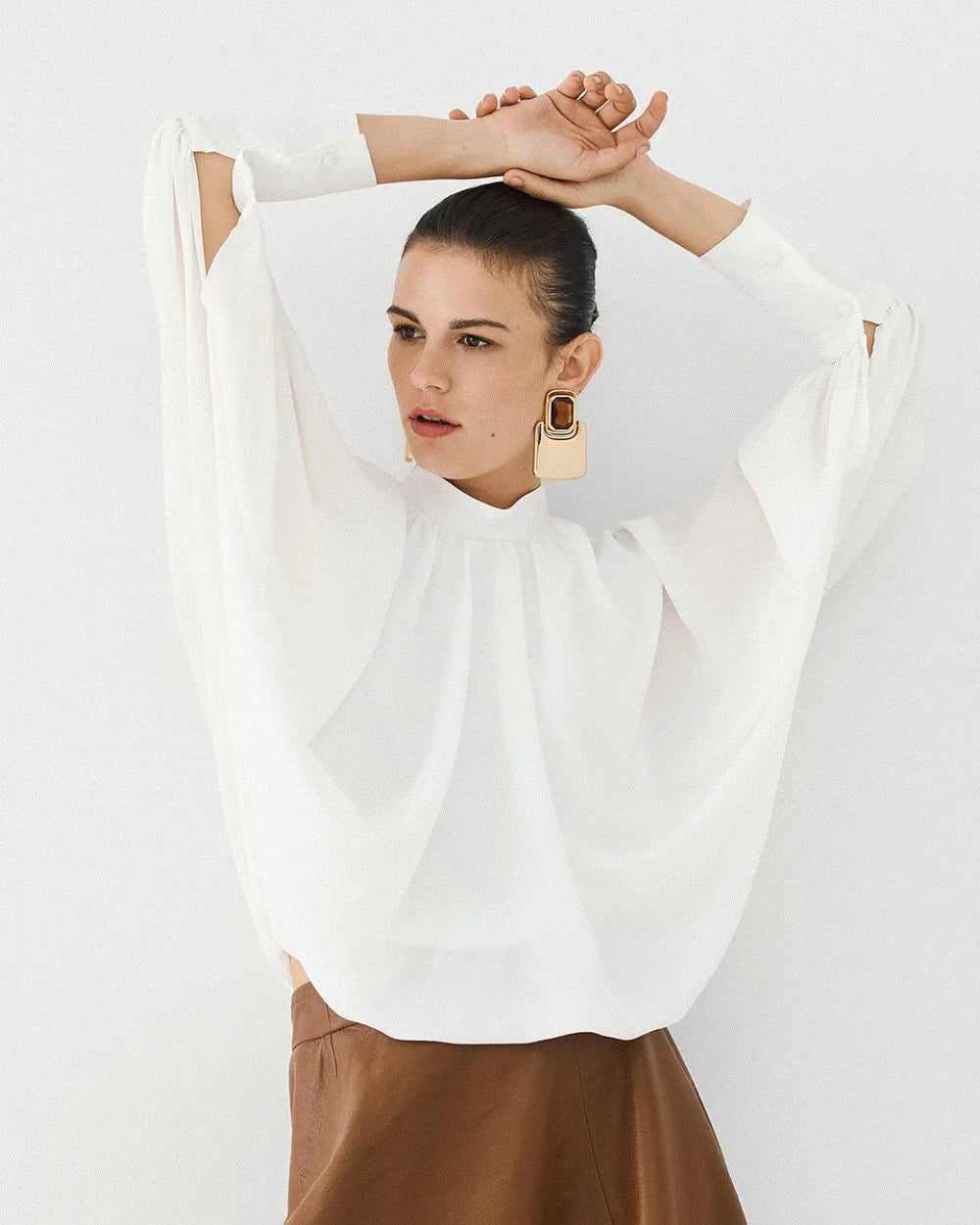 ACC-64-2042-205 OFF WHITE GATHERED BLOUE