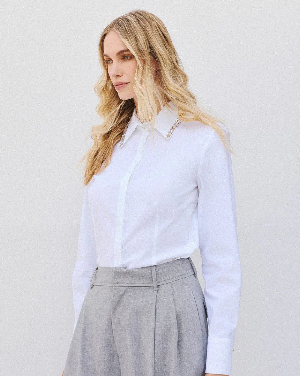 ACC-64-7016-177 WHITE BEADED COLLAR BLOUSE