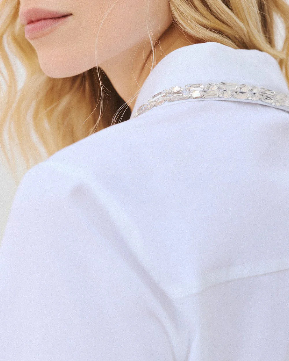 ACC-64-7016-177 WHITE BEADED COLLAR BLOUSE