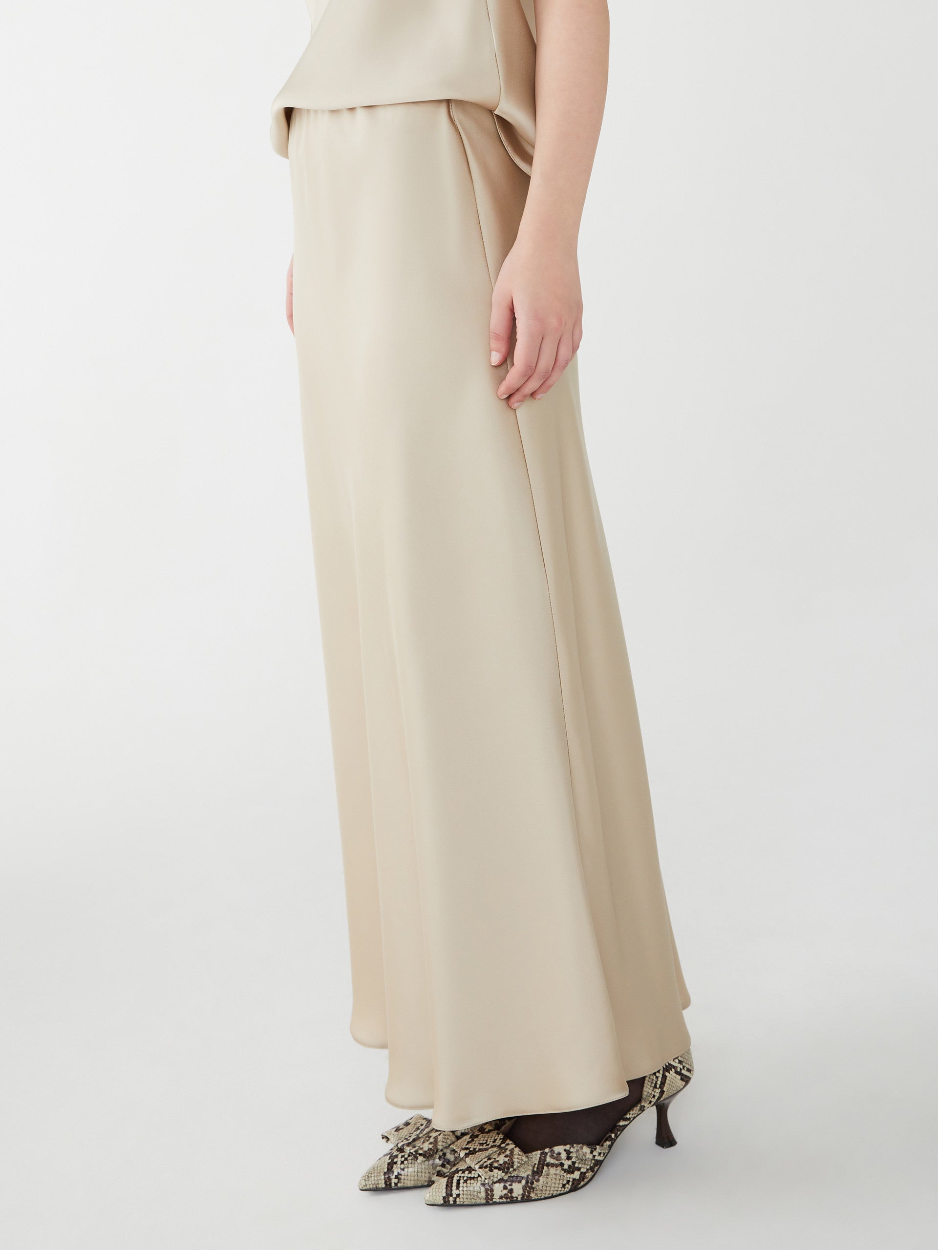 IBL-DAMINA&MATTEO BEIGE SET