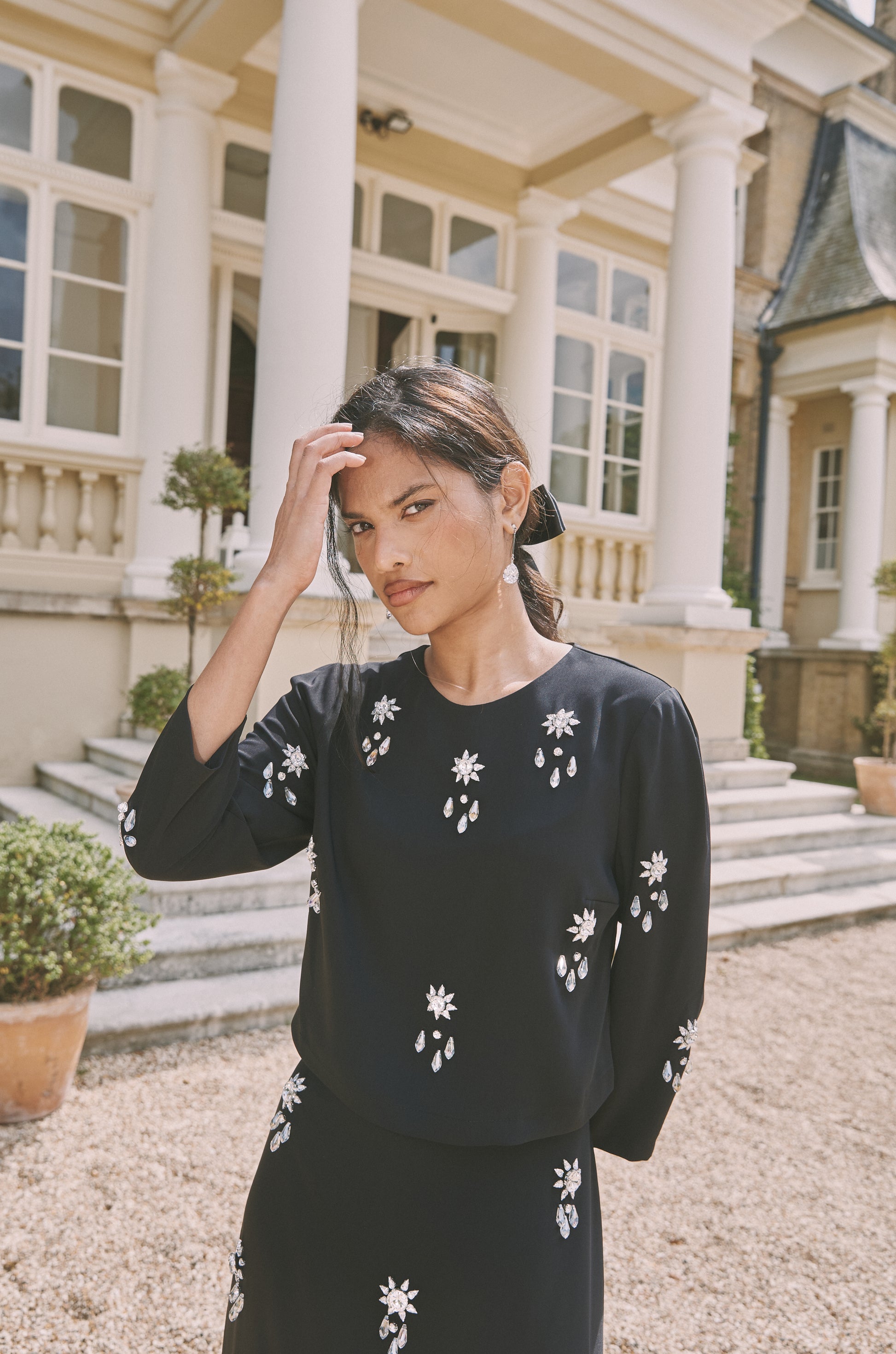 NOI-7436&7437 BLACK FLOWER EMBELLISHED SET