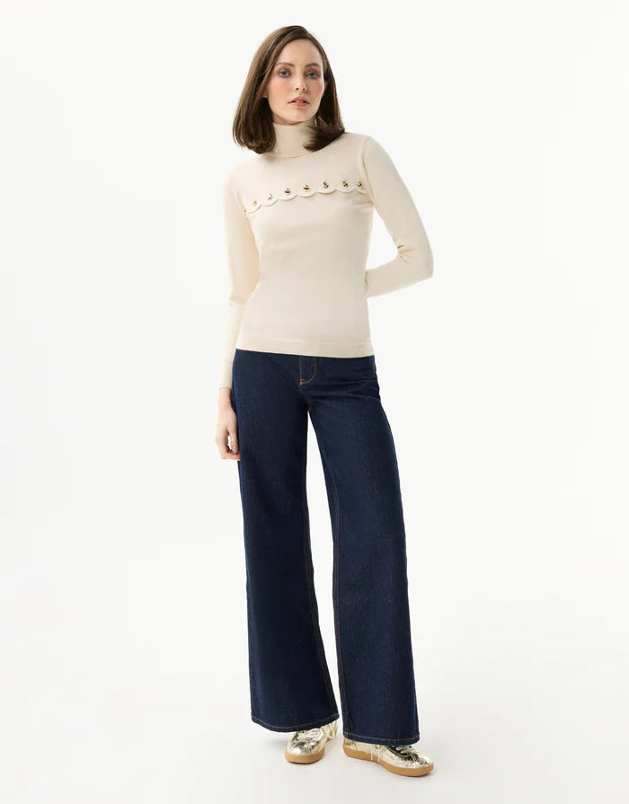 L&U-AW168 IVORY SCALLOP TOP