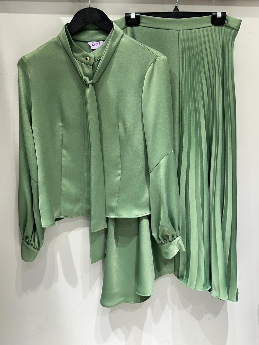 CAR-8795C&9289 PISTACHIO CREPE SET
