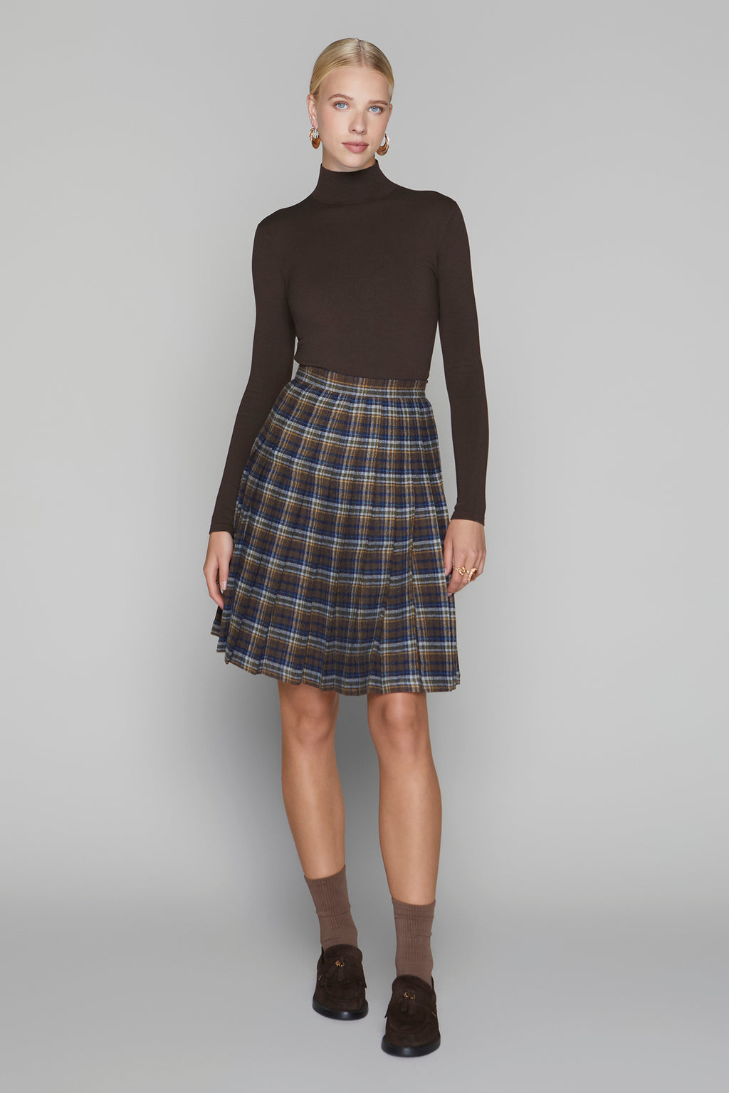 APP-F25-405 BROWN MOCK NECK TOP