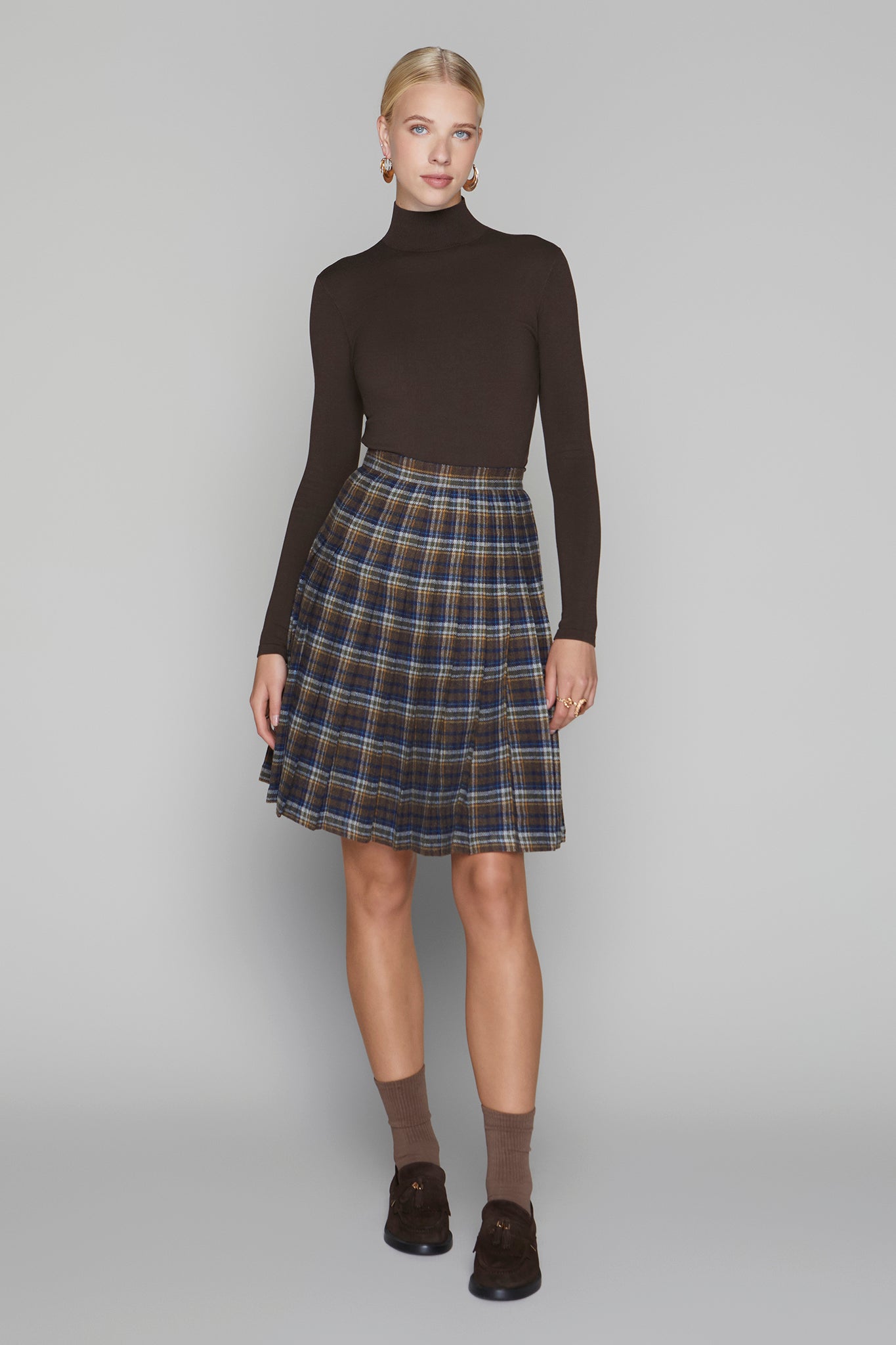 APP-F25-405 BROWN MOCK NECK TOP