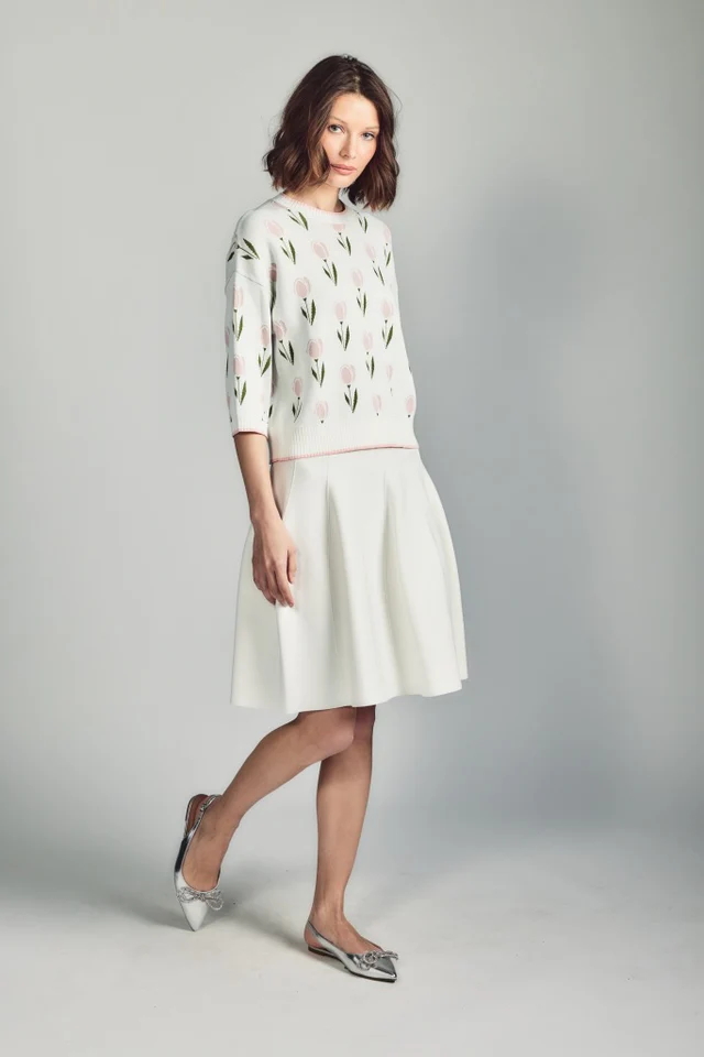 ALZ-J444 IVORY TULIP KNIT TOP