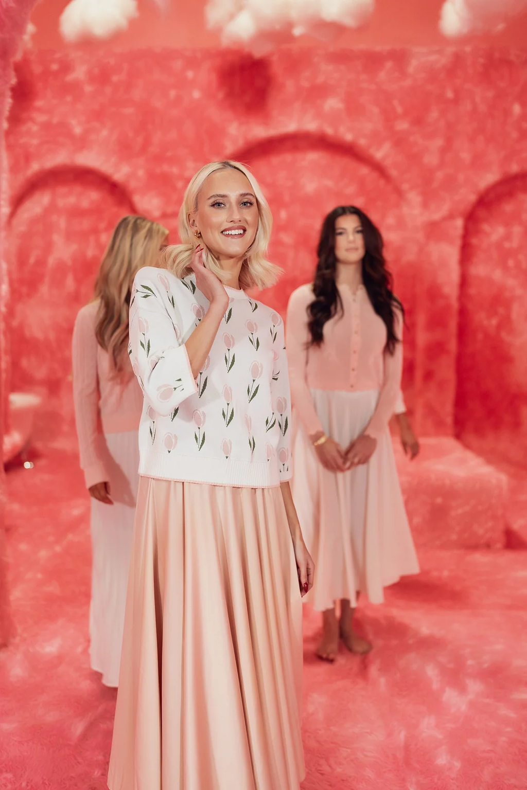 ALZ-J444 IVORY TULIP KNIT TOP