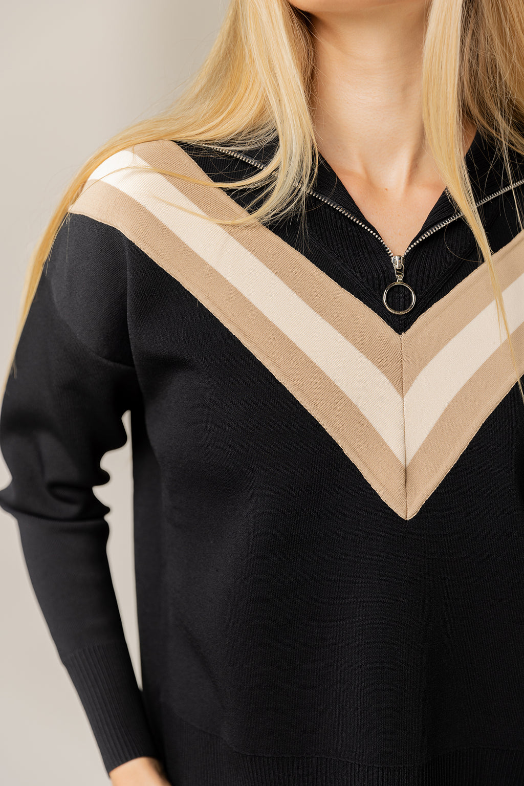 APP-F23-360 BLACK&BEIGE CIRA TOP