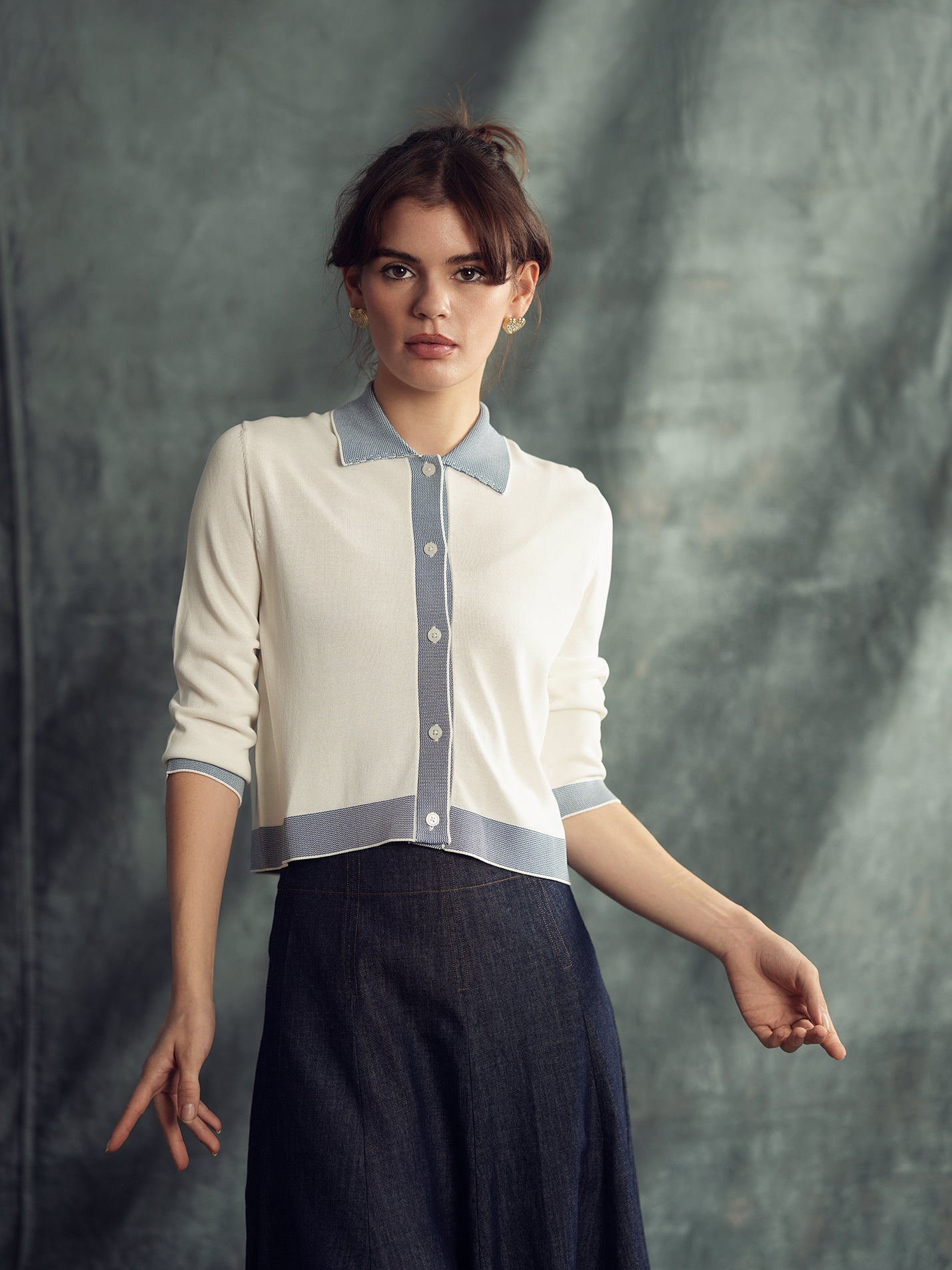 NOI-CH061 WHITE KNITTED CARDIGAN