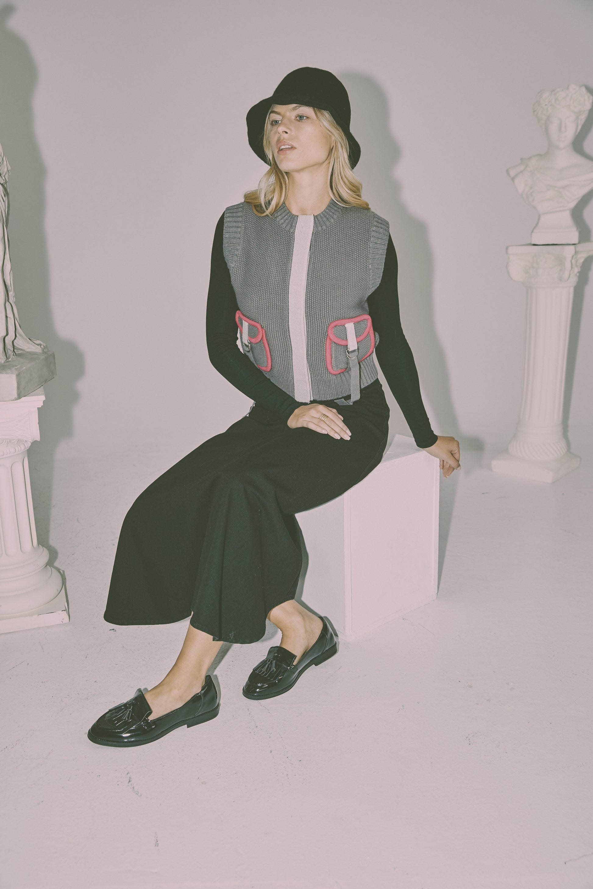 NOI-CH107 BLACK POCKET TRIM TOP