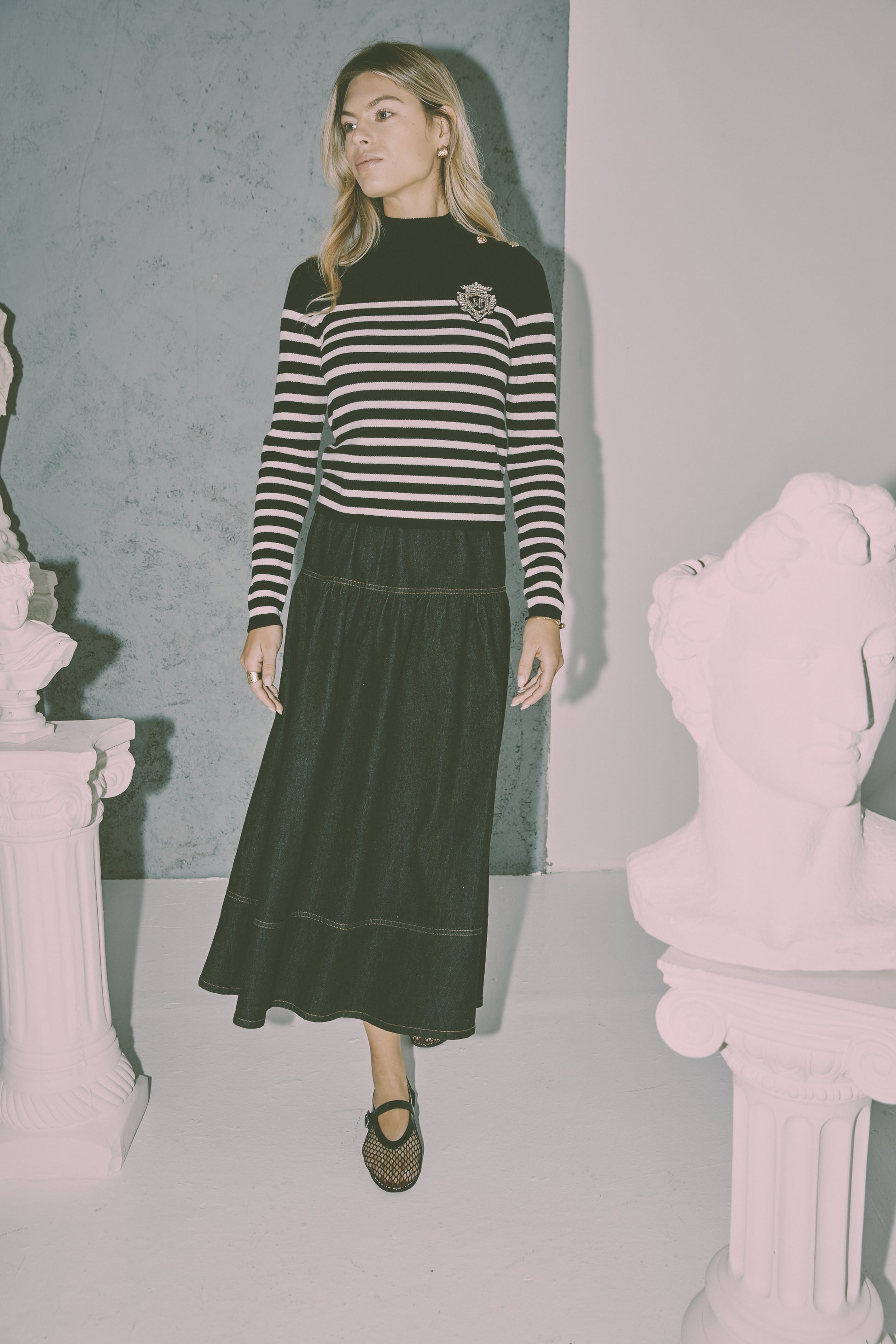 NOIR-CH136 BLACK&WHITE STRIPED TOP