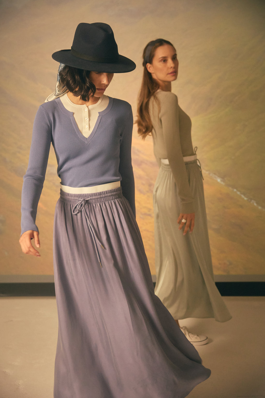 NOI-CH185 SAGE SATIN SKIRT