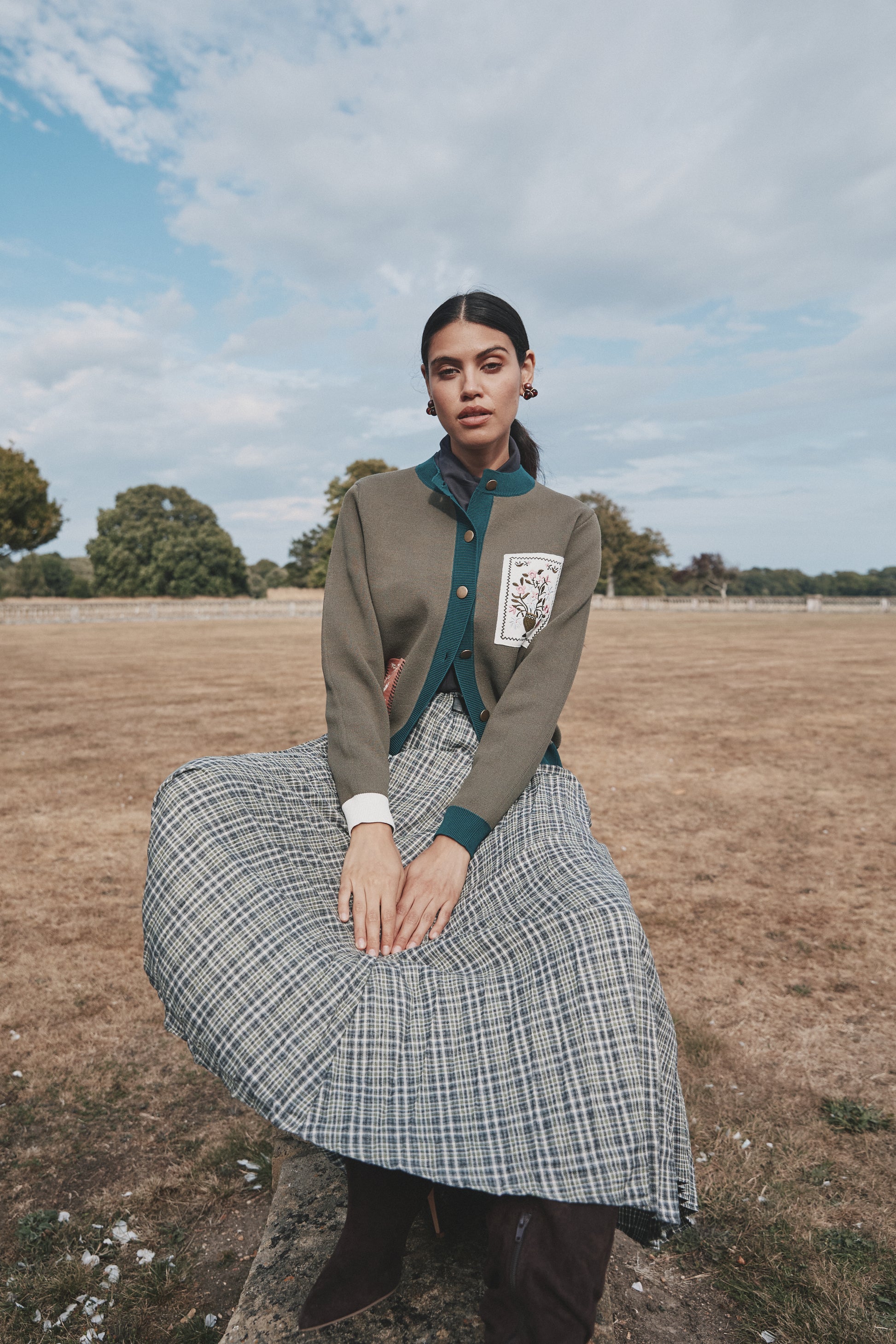 NOI-CH211 GREEN PATCHWORK DESIGN CARDIGAN