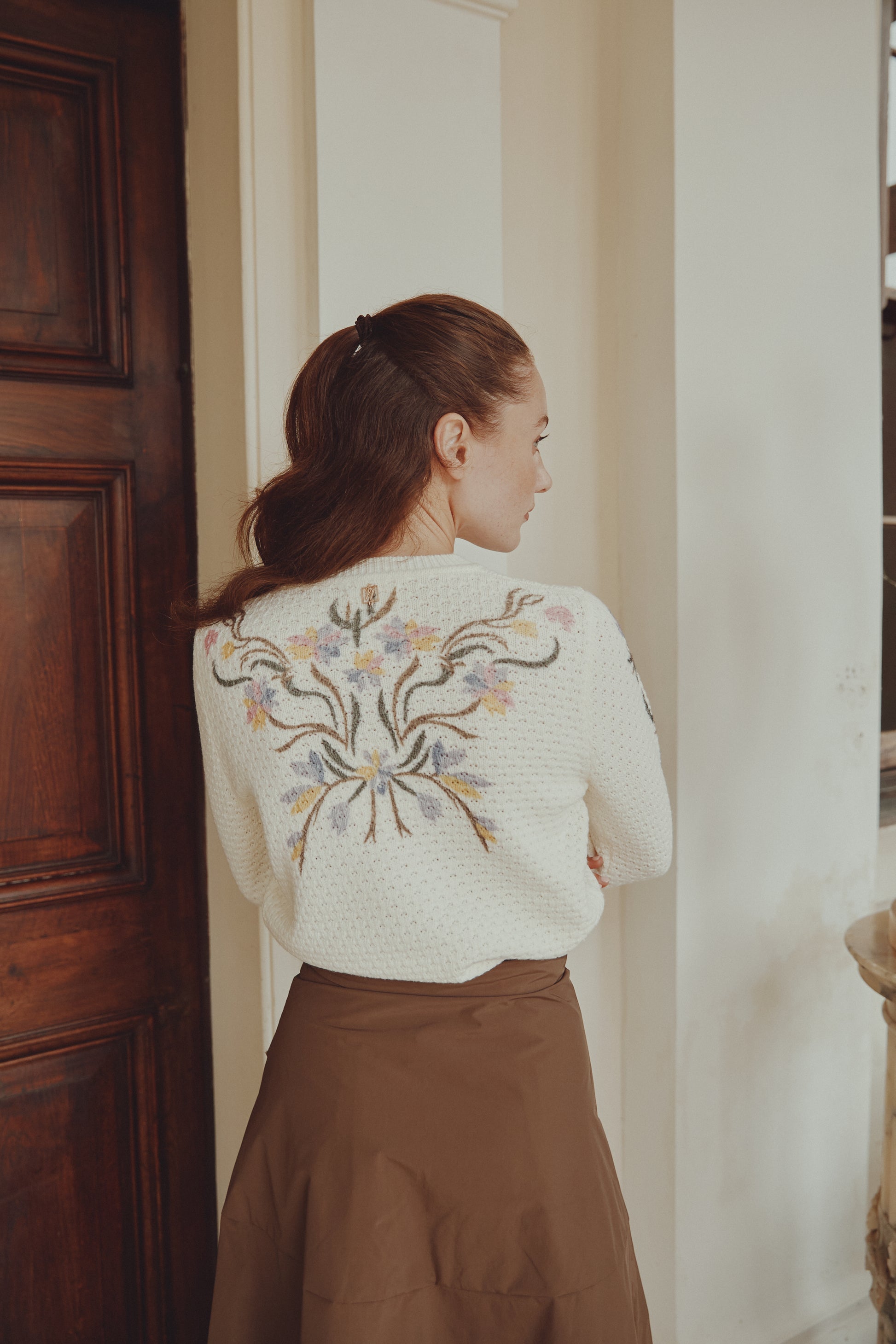 NOI-CH217A IVORY FLORAL BUBBLE KNIT TOP