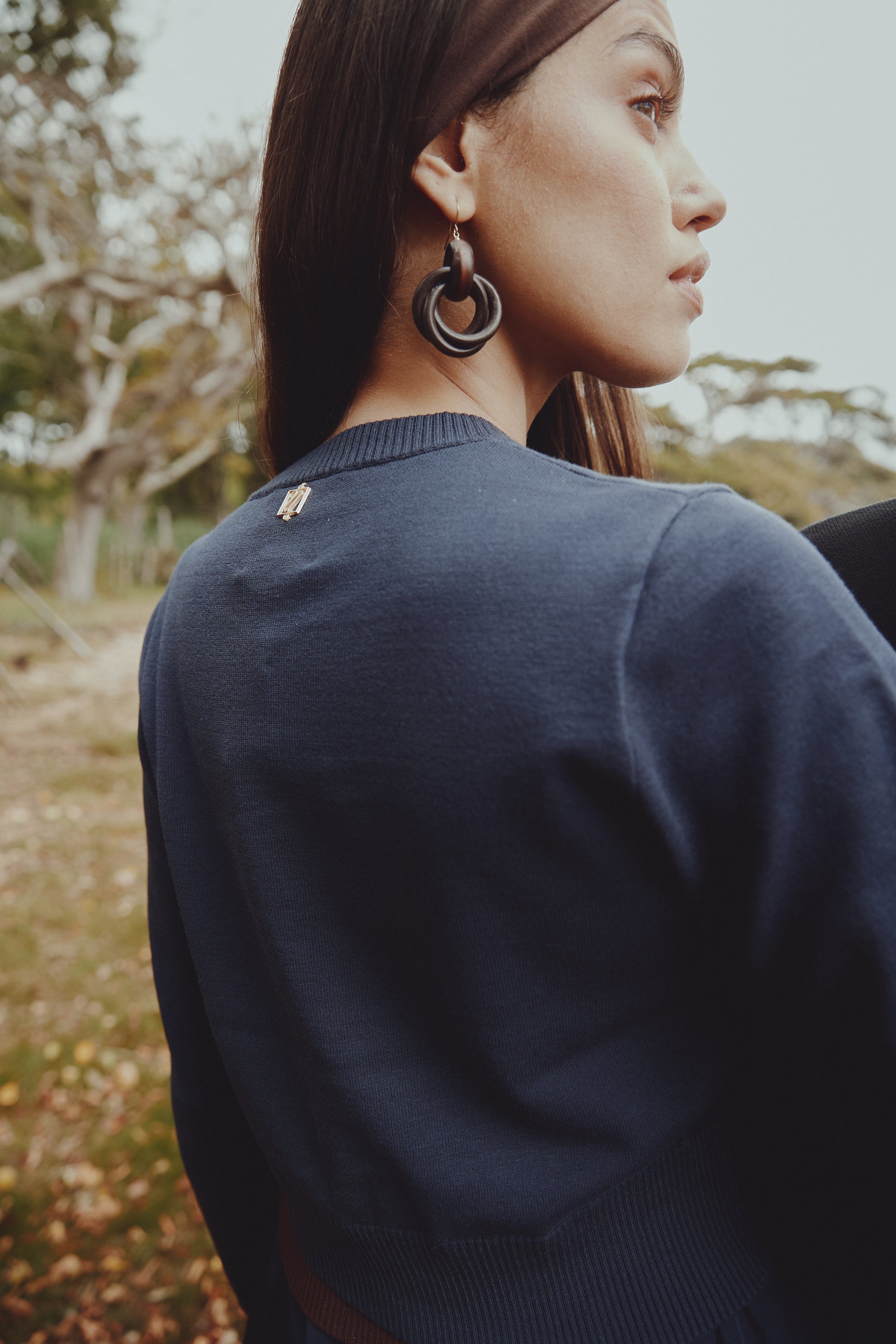 NOI-CH221 BLUE&BROWN BUTTON DOWN CARDIGAN