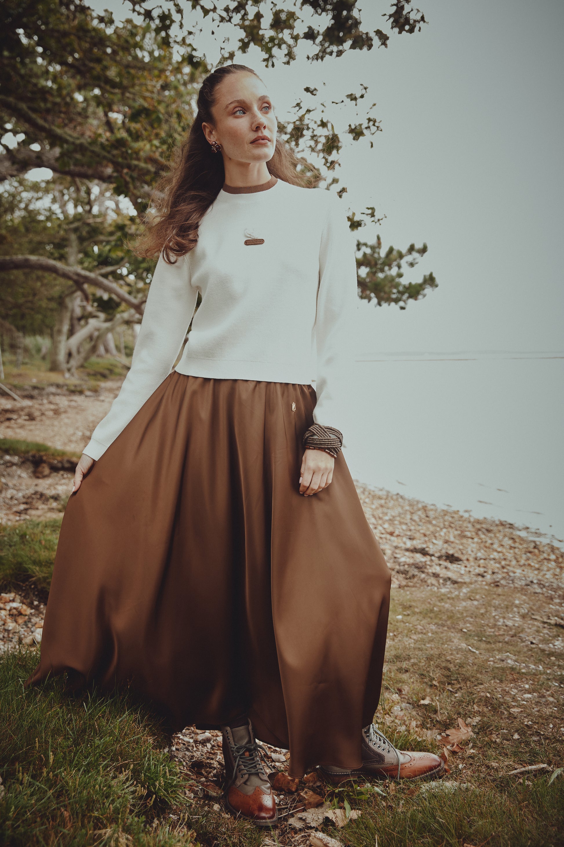 NOI-CH225 CREAM&BROWN FLOWER KNIT TOP