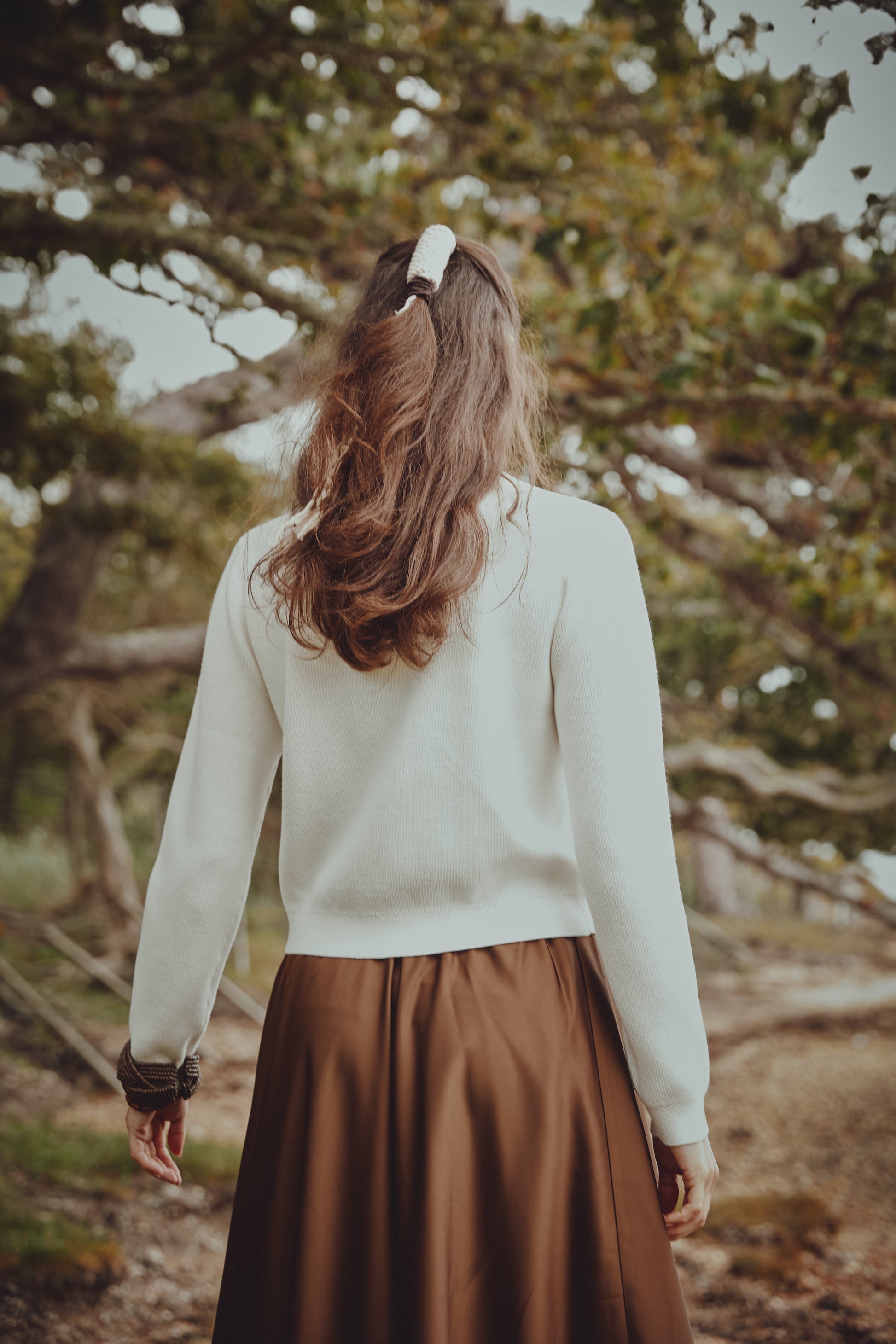 NOI-CH225 CREAM&BROWN FLOWER KNIT TOP