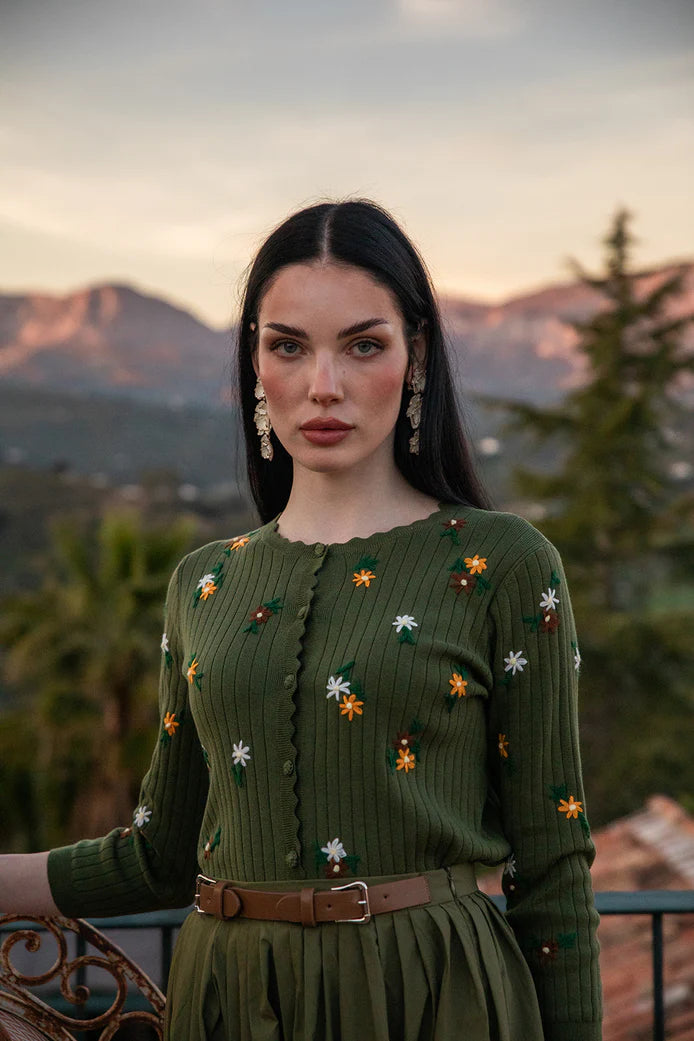 NOI-CH311 GREEN EMBROIDERED SCALLOP CARDIGAN