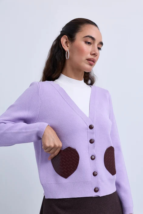 NOI-CH347 LILAC HEART POCKETS CARDIGAN