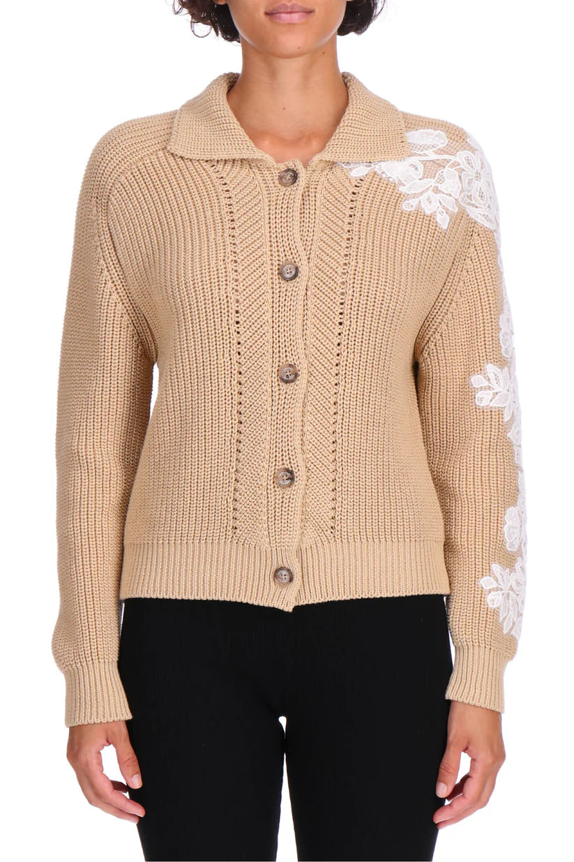 ERF-D48EN013EO2 BEIGE FLOWER KNIT CARDIGAN