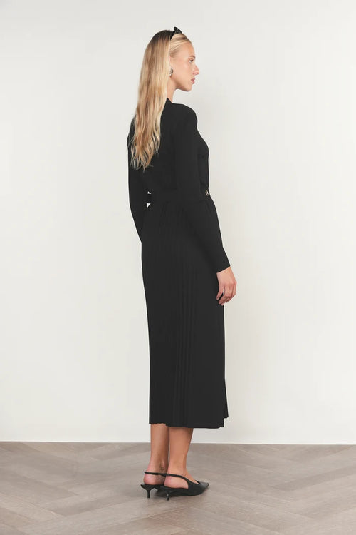 APP-F26-1186 BLACK KNIT DRESS