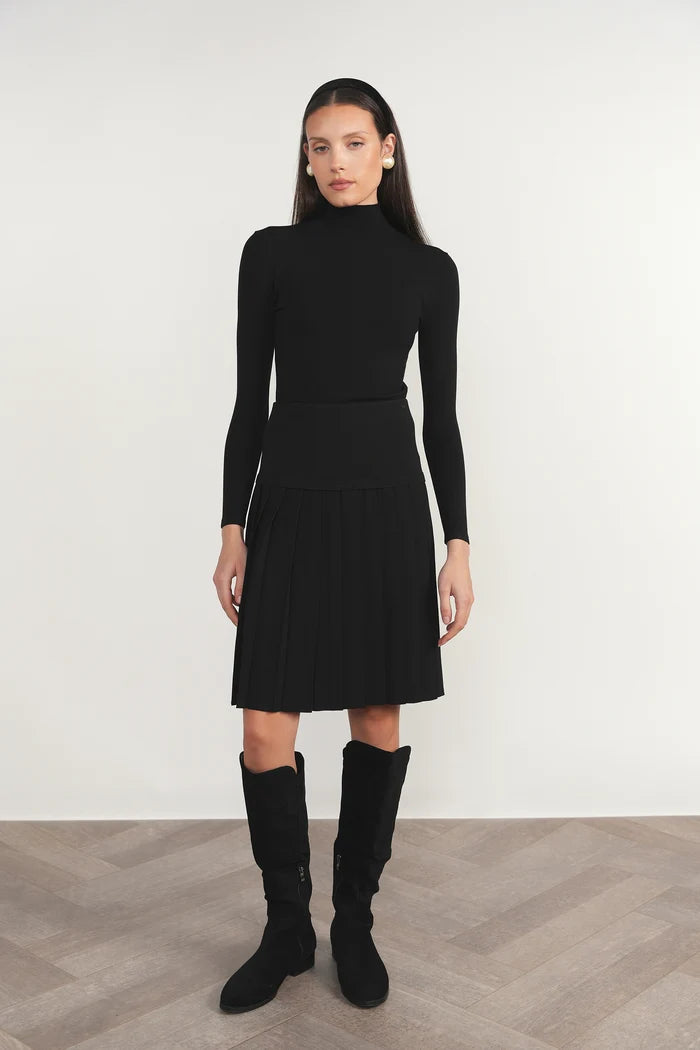 APP-F26-1218 BLACK PLEATED SKIRT