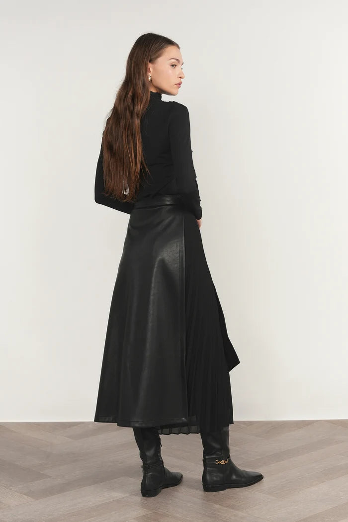 APP-F26-1273 BLACK PO TURTLENECK