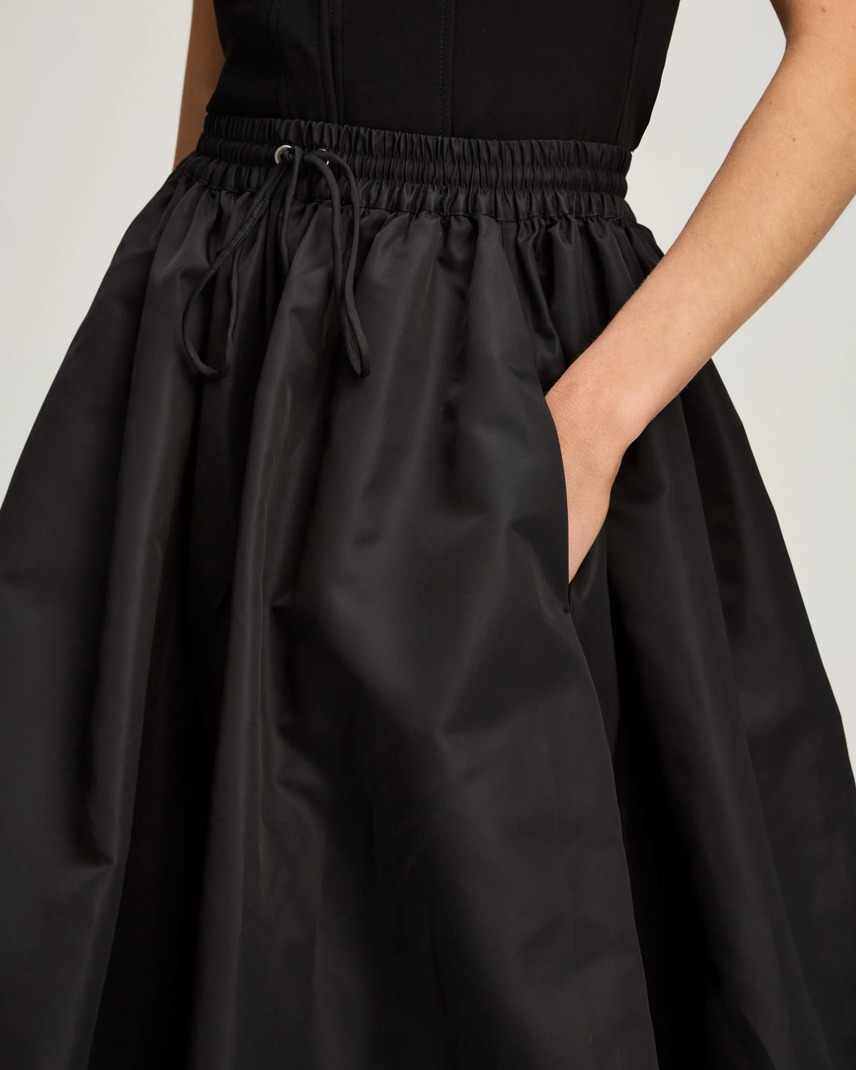 CQS-ZS73410556Z BLACK SIRANI BALLGOWN SKIRT