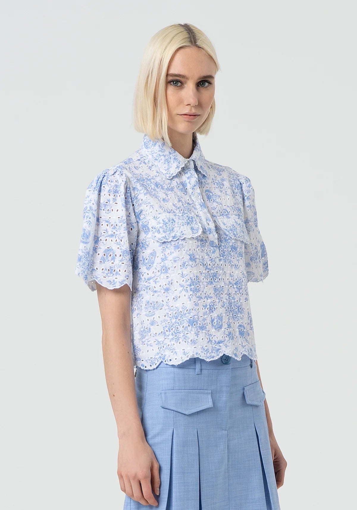 FCM-FR25ST1007W4 WHT&SKYBLUE BRODERIE BLOUSE