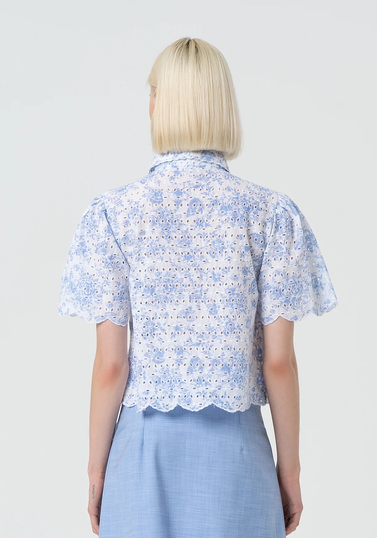 FCM-FR25ST1007W4 WHT&SKYBLUE BRODERIE BLOUSE