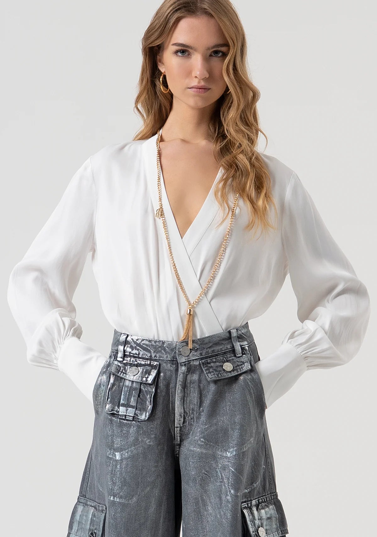 FCM-FR25WT5004W4 BLACK CROSSOVER BLOUSE